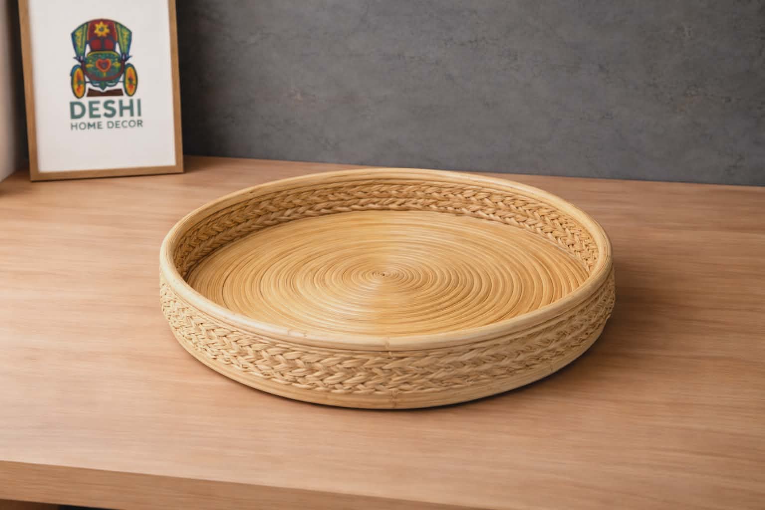 Prantik round tray